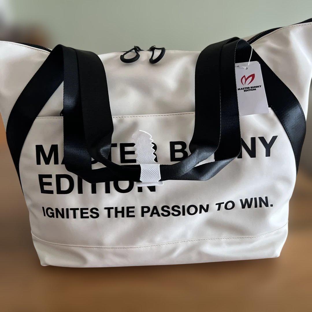 マスターバニーロッカーバック