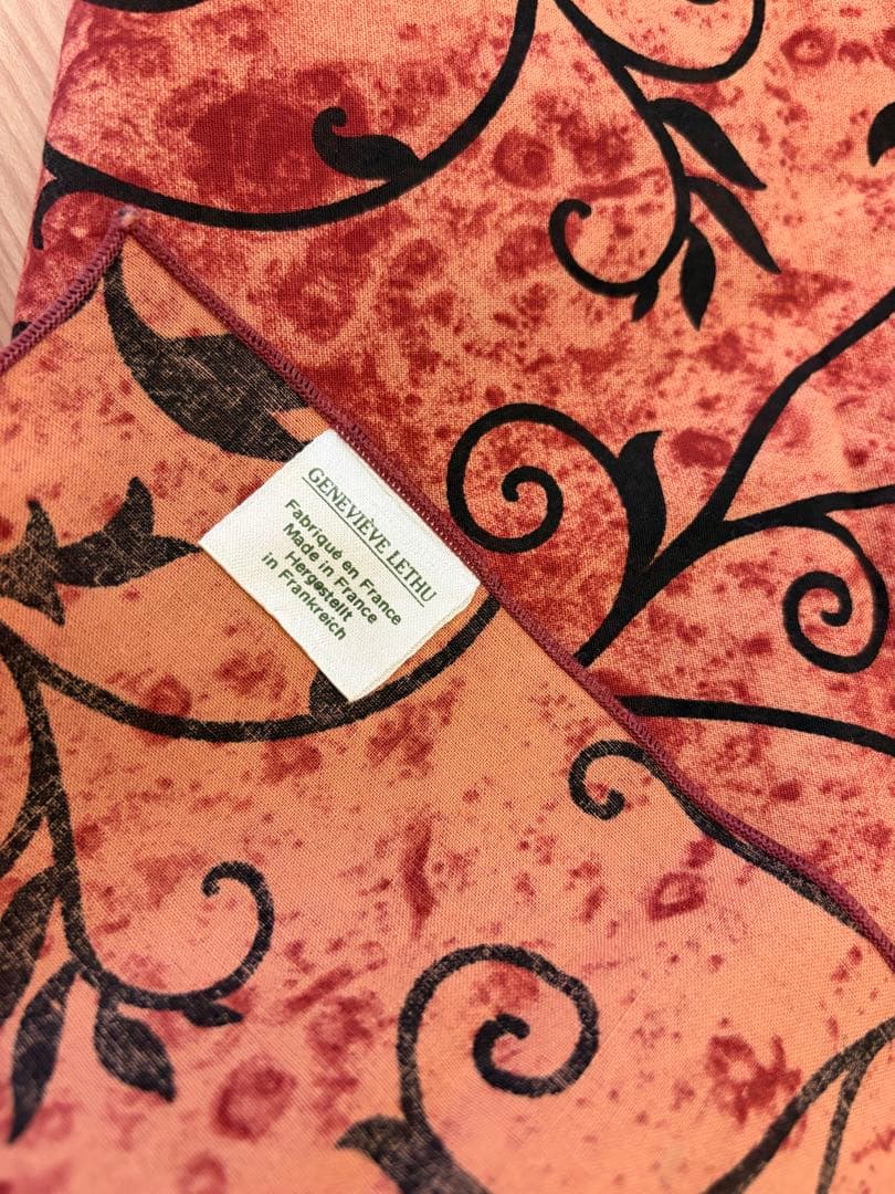 ジュヌビエーブ・レチュ　GENEVIEVE LETHU　クリスマスローズ柄