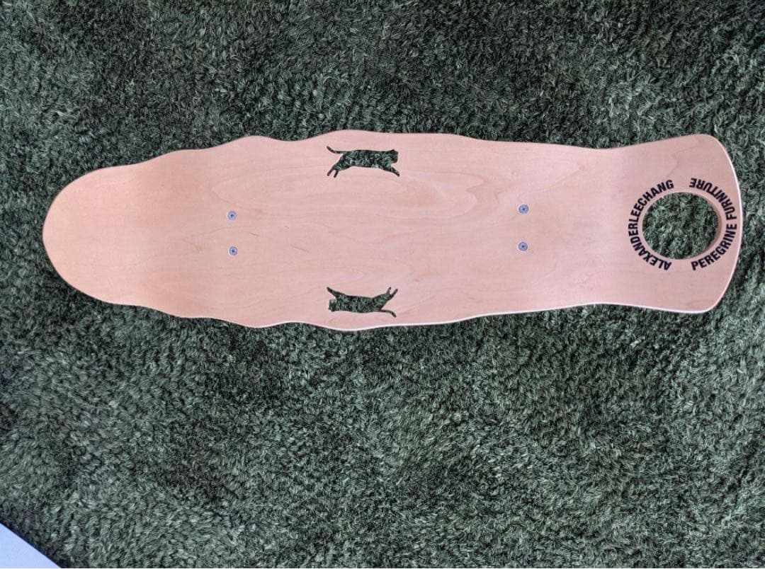 AlexanderLeeChang スケートボードテーブル