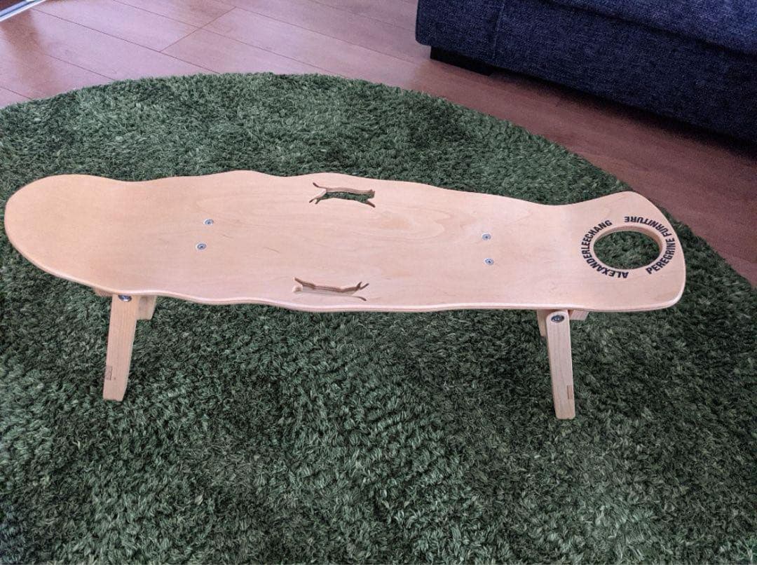 AlexanderLeeChang スケートボードテーブル