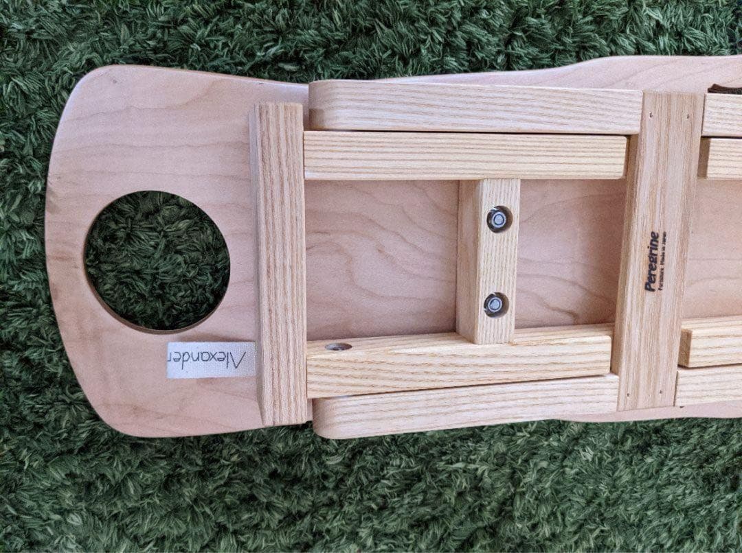 AlexanderLeeChang スケートボードテーブル