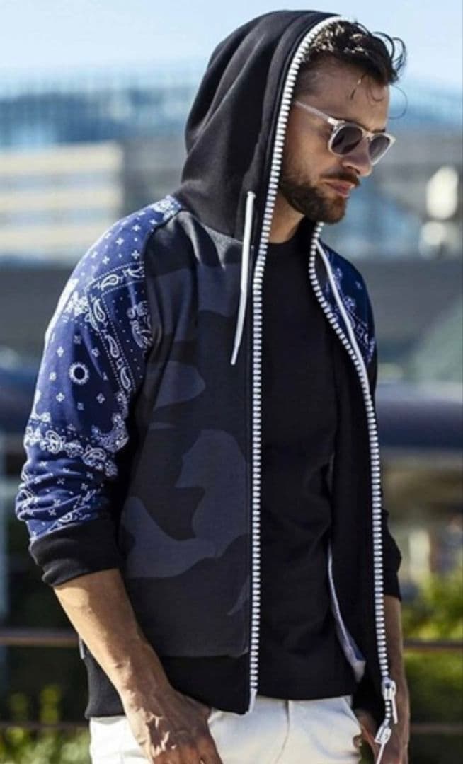 ア*ん様 新品 1PIU1UGUALE3 RELAX カモ×ペイズリー スウェッ