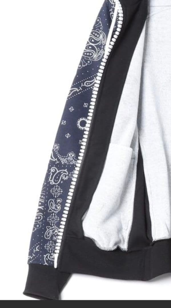 ア*ん様 新品 1PIU1UGUALE3 RELAX カモ×ペイズリー スウェッ