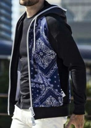 ア*ん様 新品 1PIU1UGUALE3 RELAX カモ×ペイズリー スウェッ