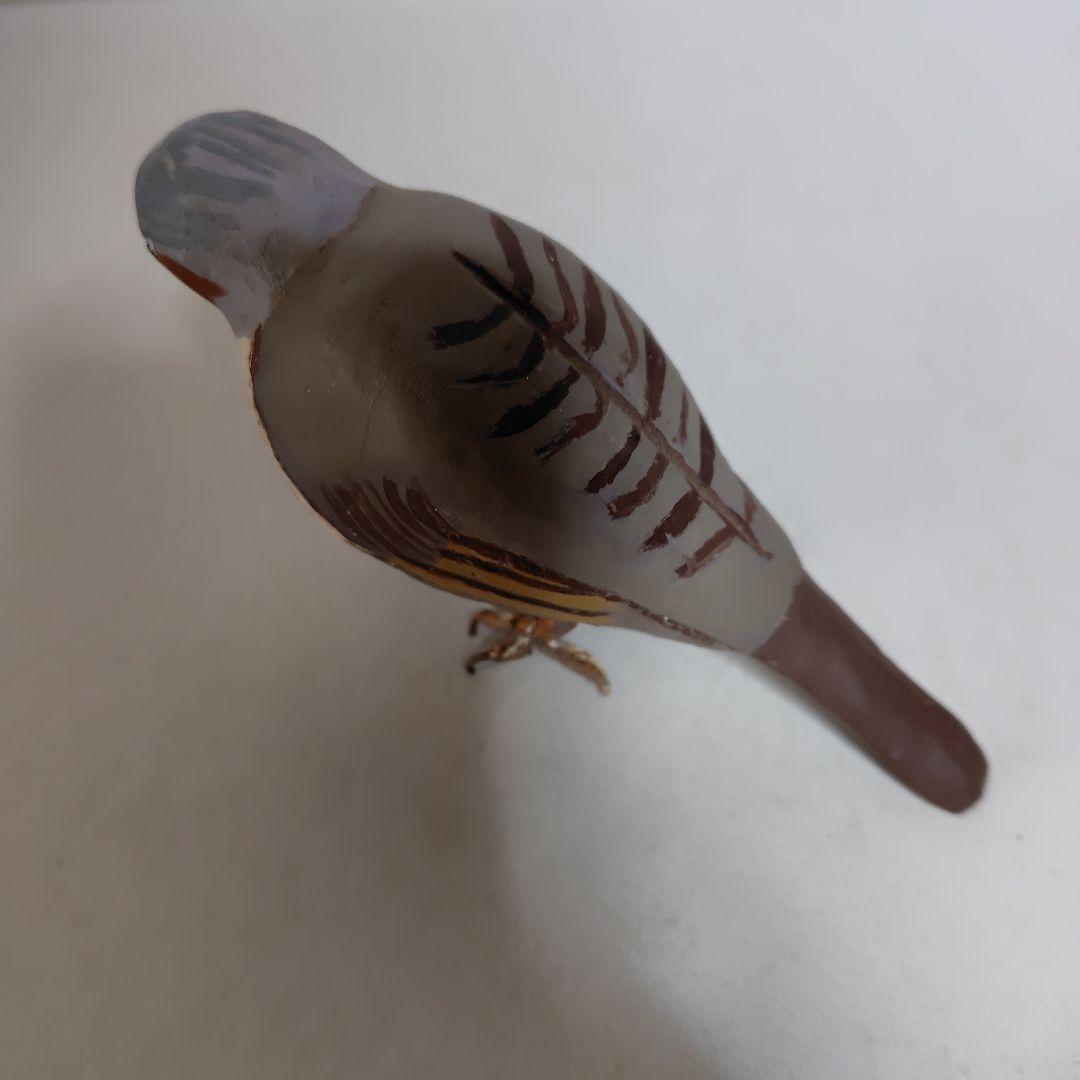 本物木彫の子鳥です。