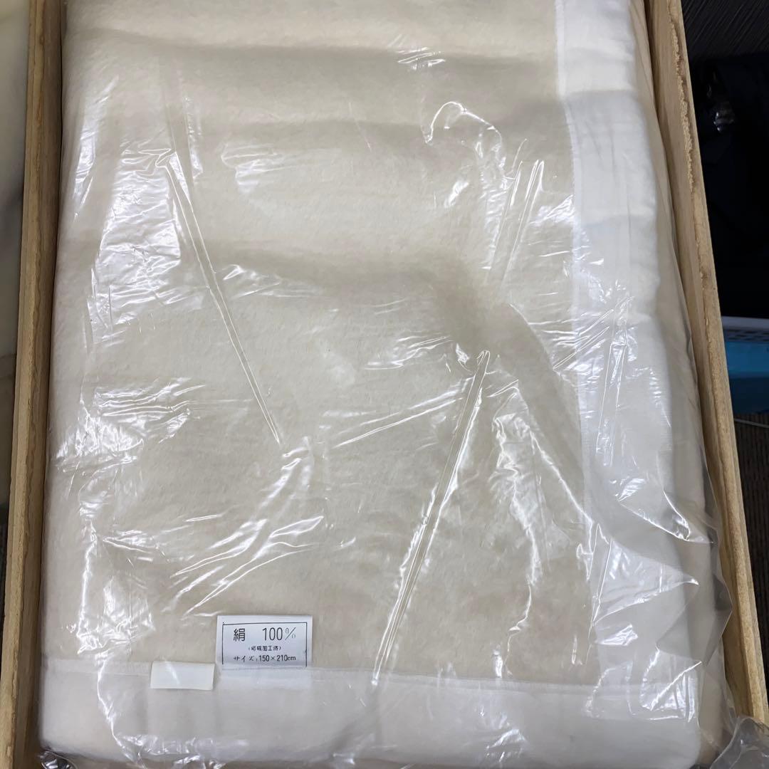 絹100% 桐箱入り　毛布　中国産