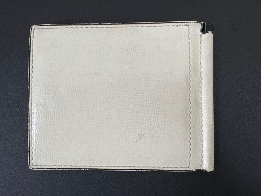 ヴァレクストラ　レザー　マネークリップ　白