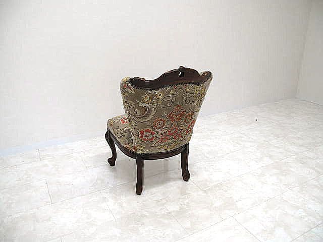 美品　イタリア製 ロココ様式金華山チェア 　彫刻 猫脚 鋲打ち ダイニングチェア