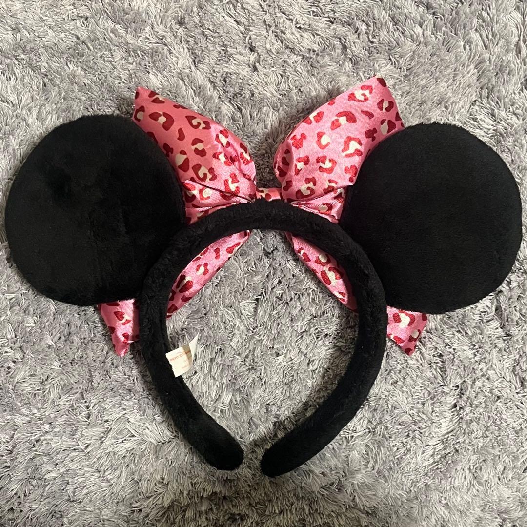 ディズニー　カチューシャ　ヒョウ柄　ピンク　ミニーちゃん　リボン