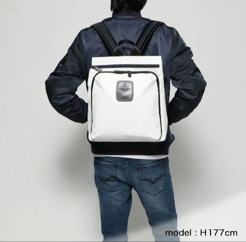 ペレボルサ バッグ リュック ホワイト　バック　防水　レディース　メンズ　　A4