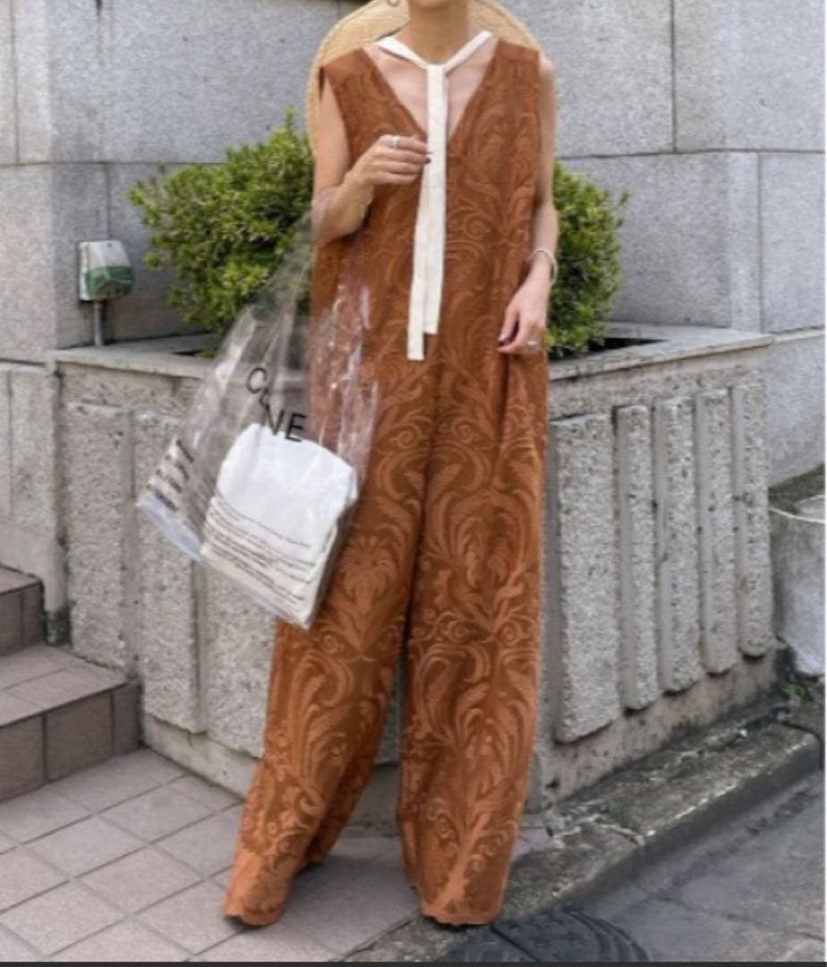 Lamu様　CHLOE V NECK ROMPERS