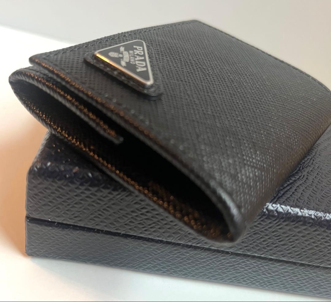 【未使用級】PRADA ケース 小銭入れ ブラック サフィアーノ　三角ロゴ