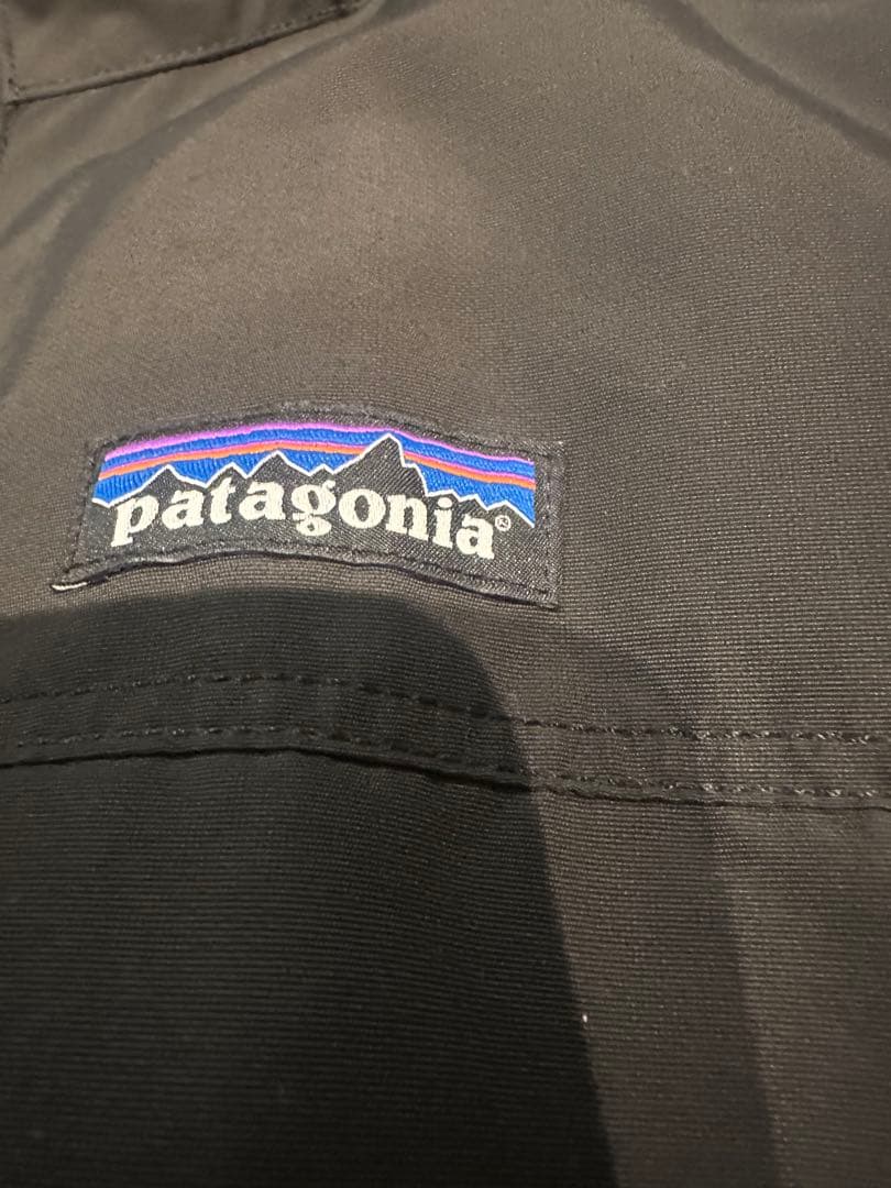 patagonia イスマスパーカー　ブラック