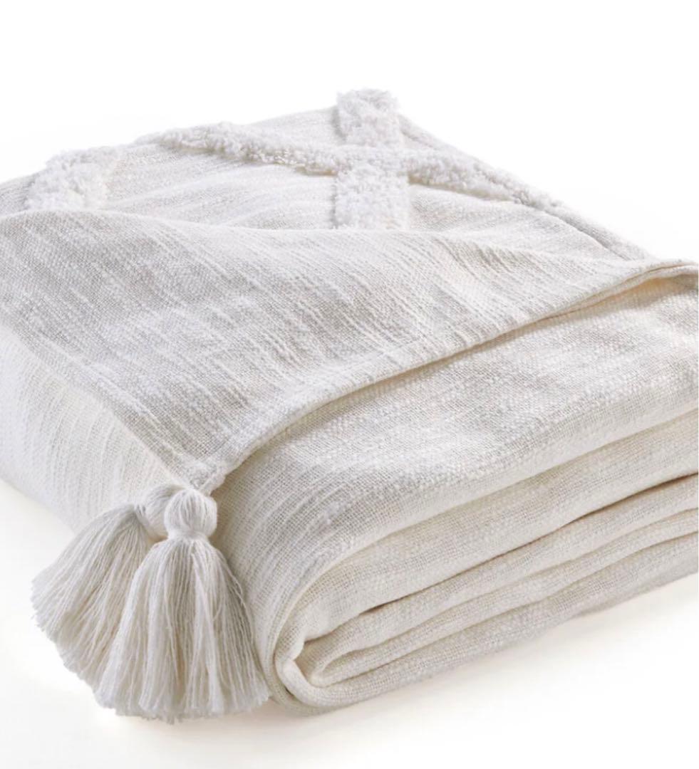 新品☆ 完売　LAREDOUTE ベッドスプレッド　ベットカバー　ベットスロー