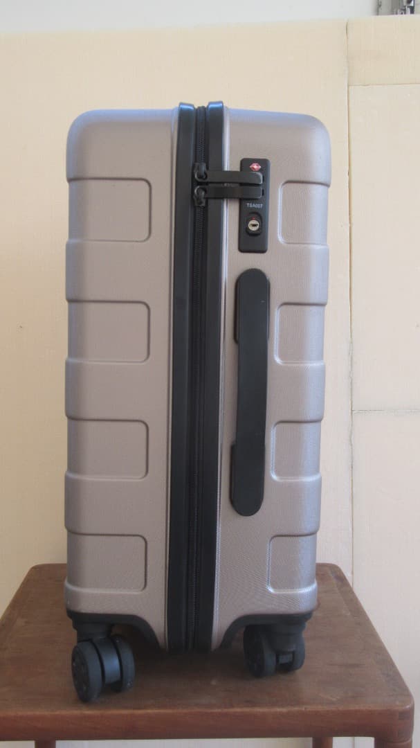 MUJI 無印良品　バーを自由に調節できるハードキャリーケース 35L