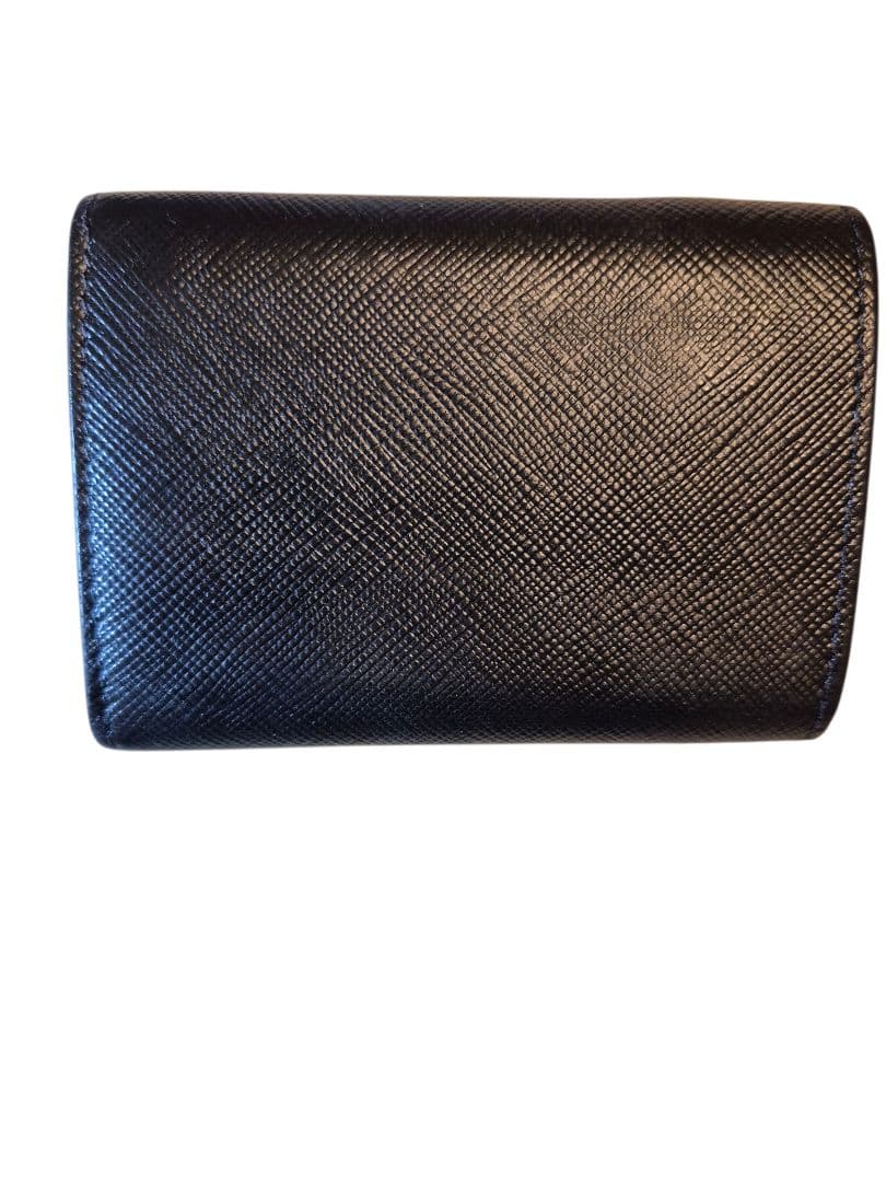 ＰＲＡＤＡ　プラダ　サフィアーノ　三つ折り財布