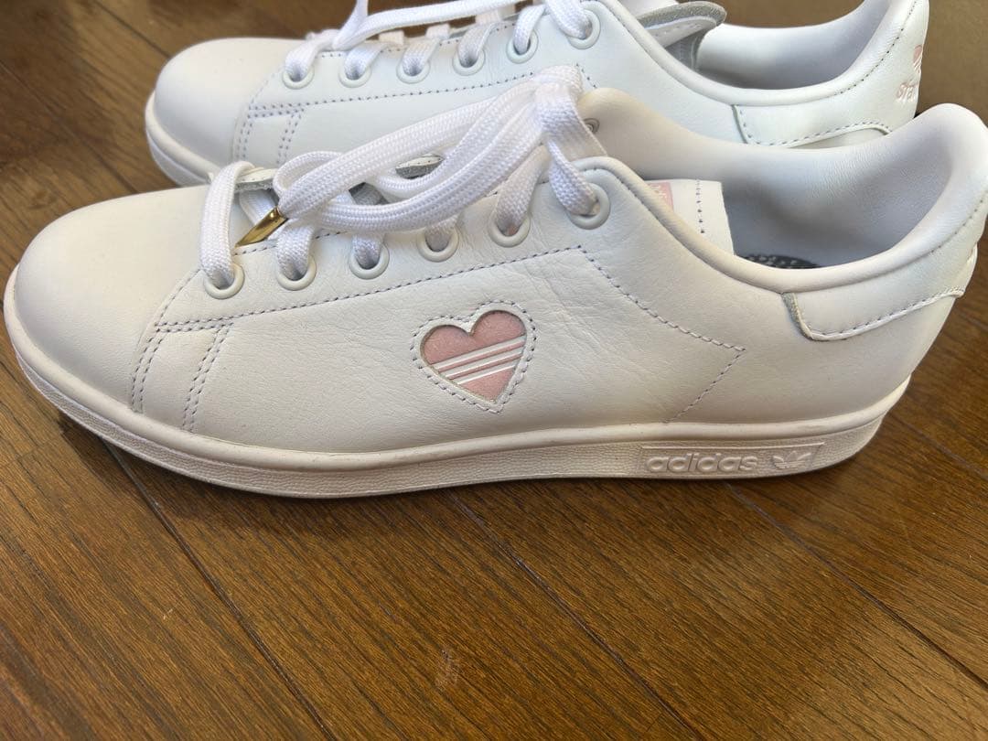 【美品】　adidas スタンスミス ホワイト レザースニーカー　ピンクハート