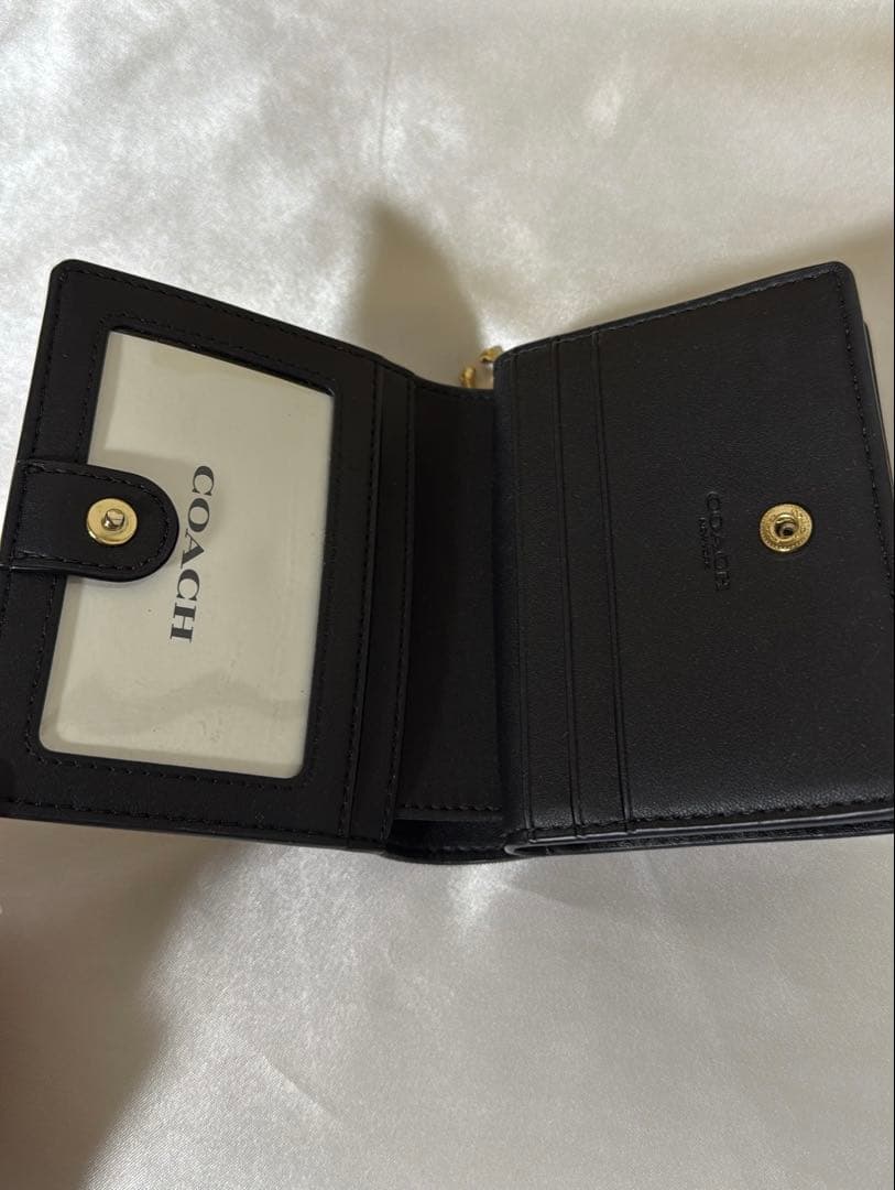 COACH 2つ折り財布