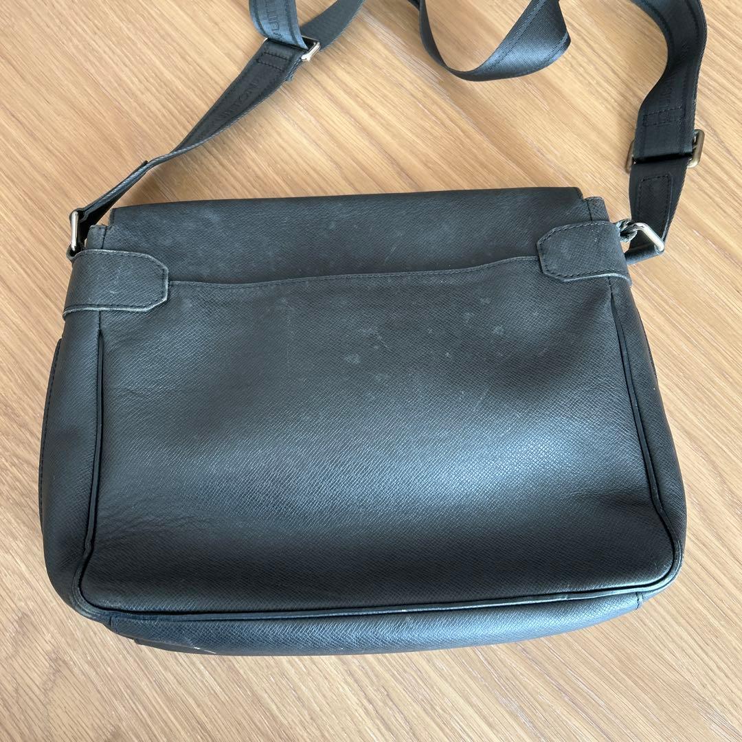 ルイヴィトン　タイガ　メッセンジャーバッグ