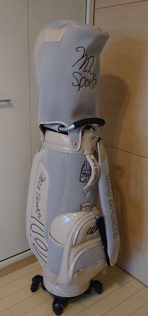 新品　МUSPORTS　キャディバッグ　定価8万円程　都内購入　正規品