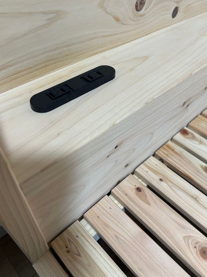 【美品】源ベッド 国産ひのき 棚コンセント付き すのこベッド シングル 4本脚