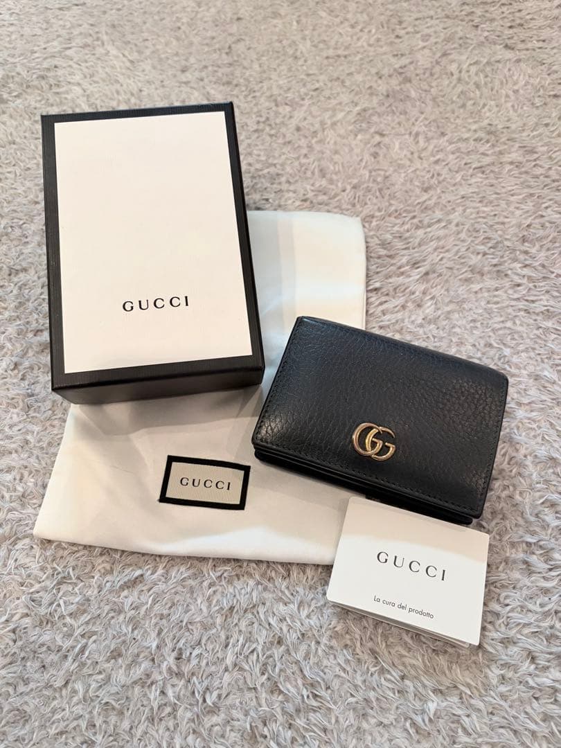 どん GUCCI ブラック 二つ折り　財布