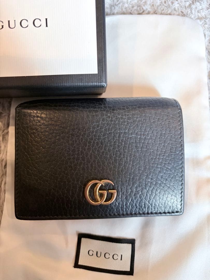 どん GUCCI ブラック 二つ折り　財布