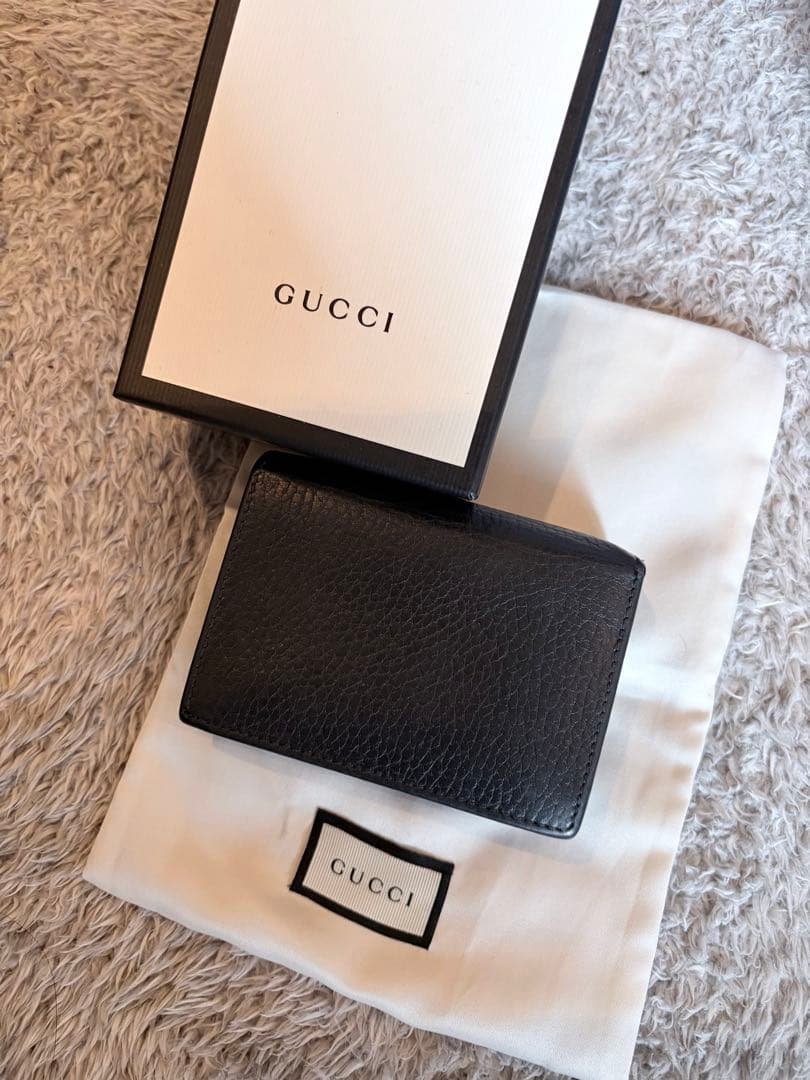 どん GUCCI ブラック 二つ折り　財布