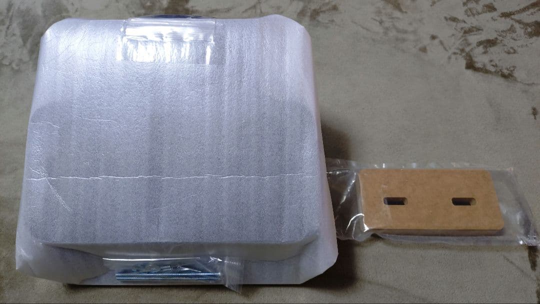 【新品】200ハイエース　ユーアイビークル　リア用マルチホルダー　ダークプライム