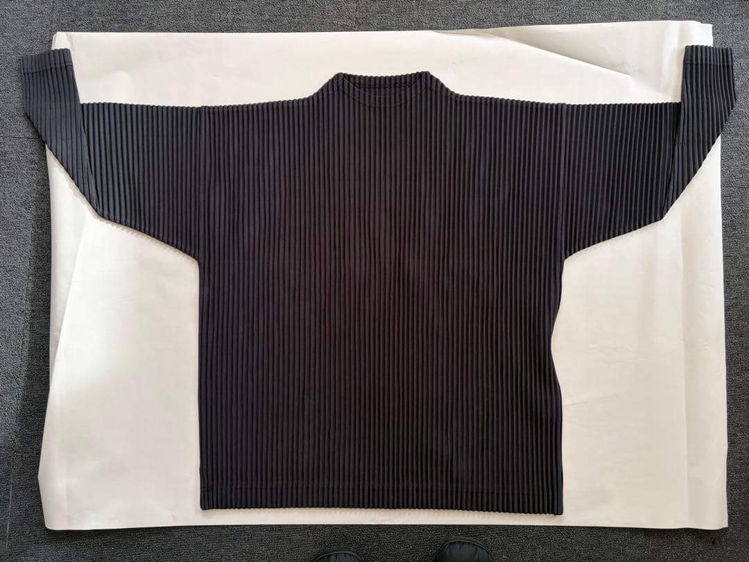 HOMME PLISSÉ MONTHLY NOVEMBER カットソー