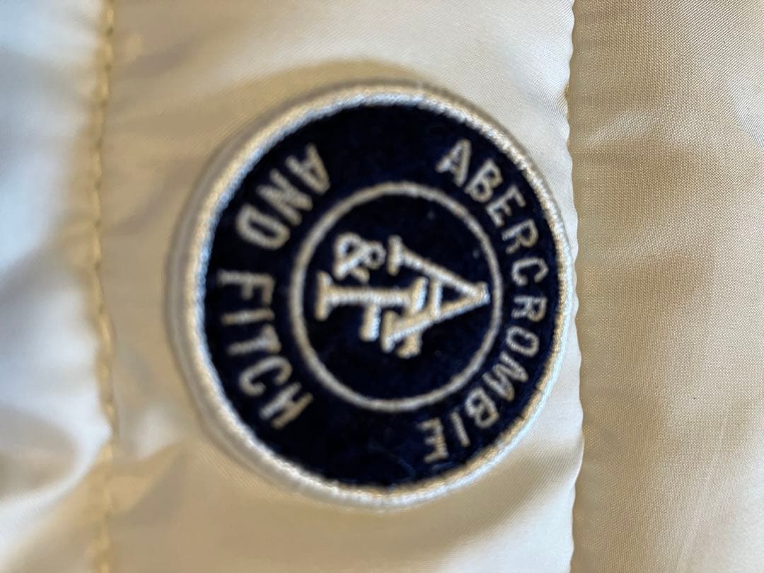 アバクロンビーアンドフィッチ　ホワイト キルティングダウンベスト　新品未使用