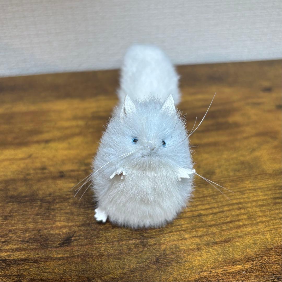 三角ユウリ　リス　ぬいぐるみ