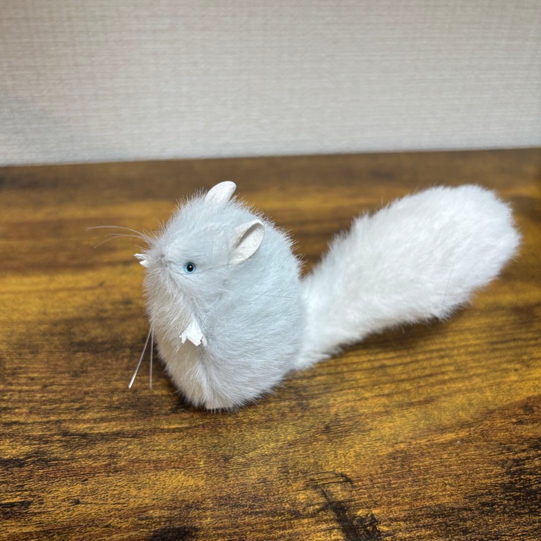 三角ユウリ　リス　ぬいぐるみ