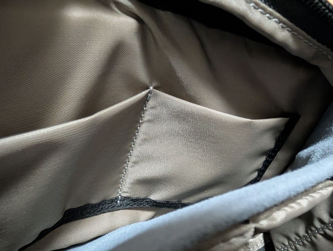 カワニシカバン　ラフ　コーデュラ lauff