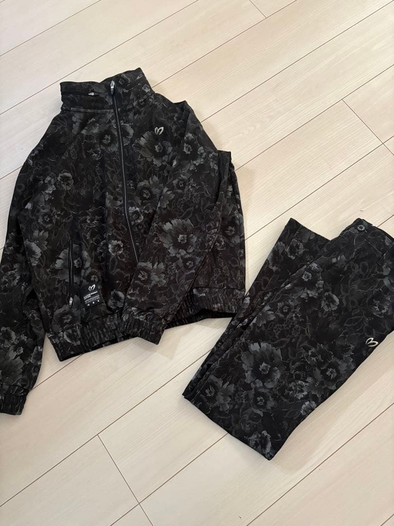 マスターバニー 花柄ジャケットとパンツ セットアップ サイズ1レディース 美品