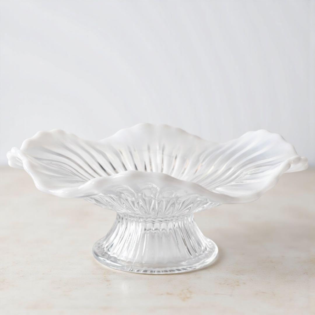昭和初期 戦前ガラス コンポート 25cm｜乳白フリル脚付皿 旧家蔵出し