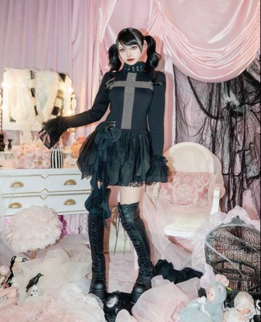 今季新品　AVeNCHUMU ワンピース