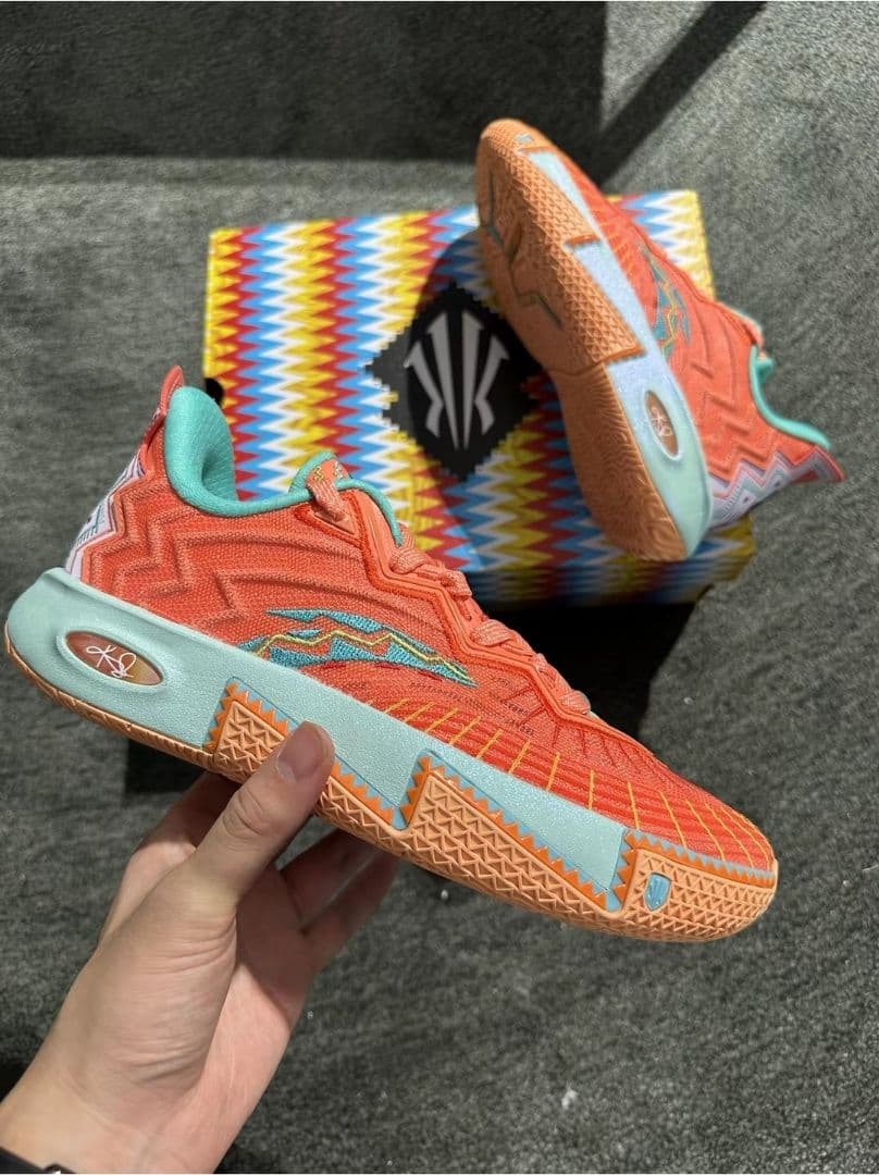 海外限定　Kyrie2 US9.5/27cm 日耀カラー