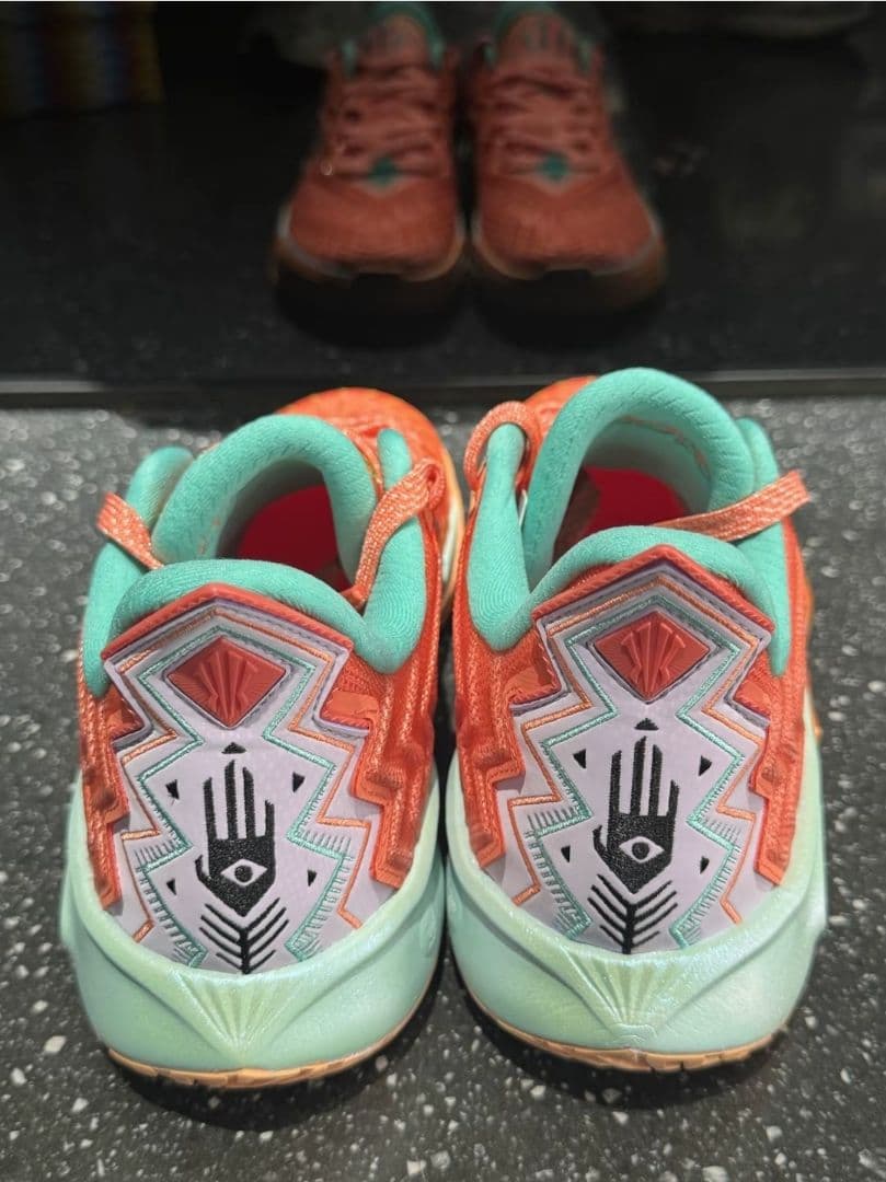 海外限定　Kyrie2 US9.5/27cm 日耀カラー