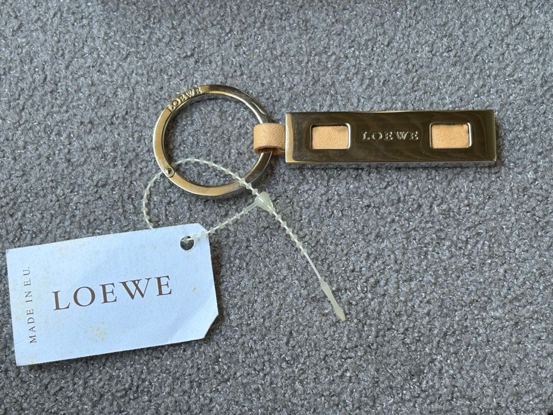 【LOEWE】 レザーキーホルダー キーリング ゴールド