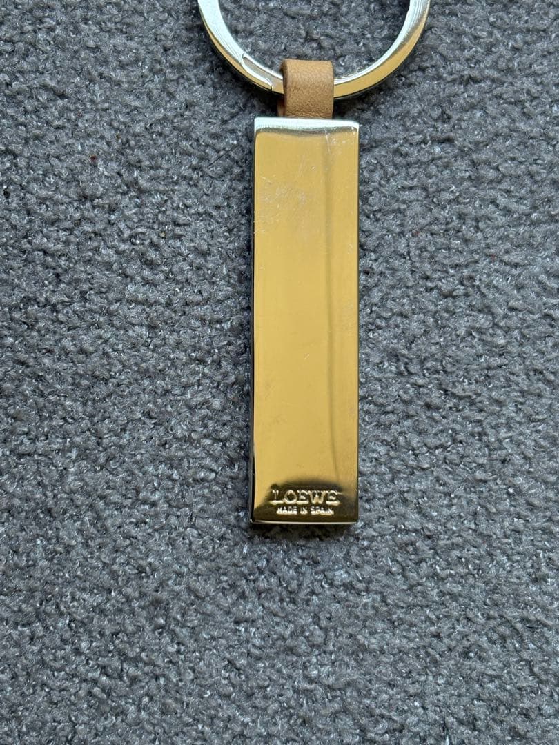 【LOEWE】 レザーキーホルダー キーリング ゴールド