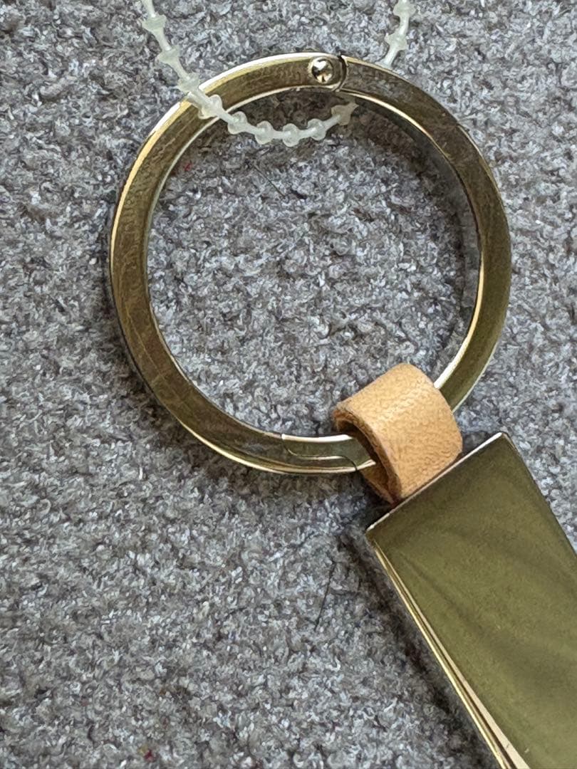 【LOEWE】 レザーキーホルダー キーリング ゴールド