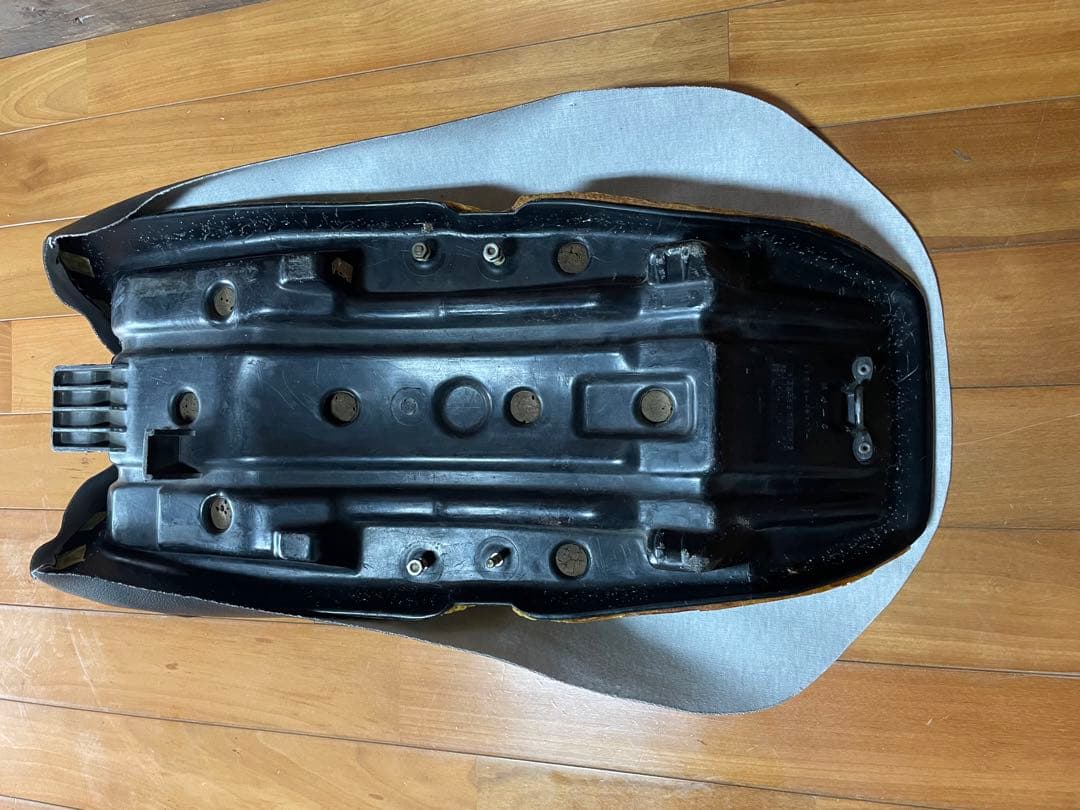 CBR400F 純正シート ベース アンコ抜き タックロールカバー セット