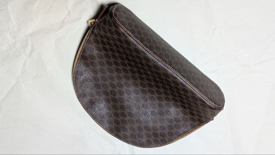 CELINE ブラウン レザーポーチ 半月型