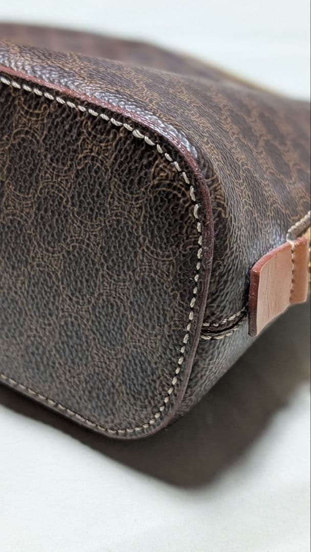 CELINE ブラウン レザーポーチ 半月型