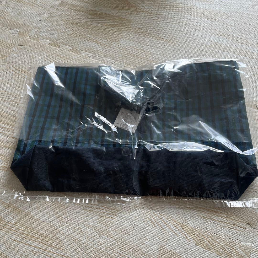 【新品　タグあり】定番ファミリアチェック横型バック