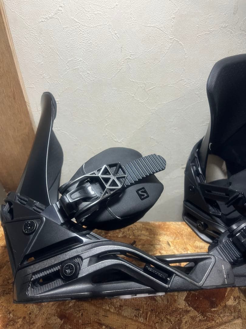 SALOMON black eddition！ DISTRICT Mサイズ