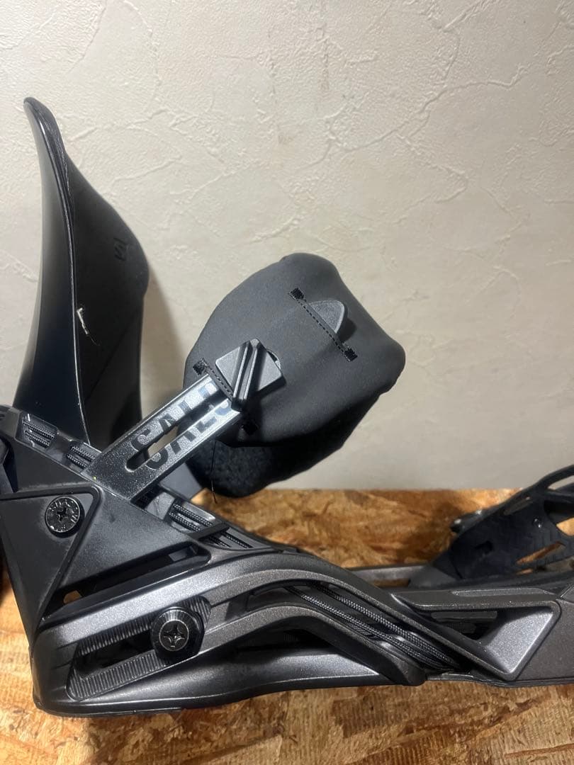 SALOMON black eddition！ DISTRICT Mサイズ