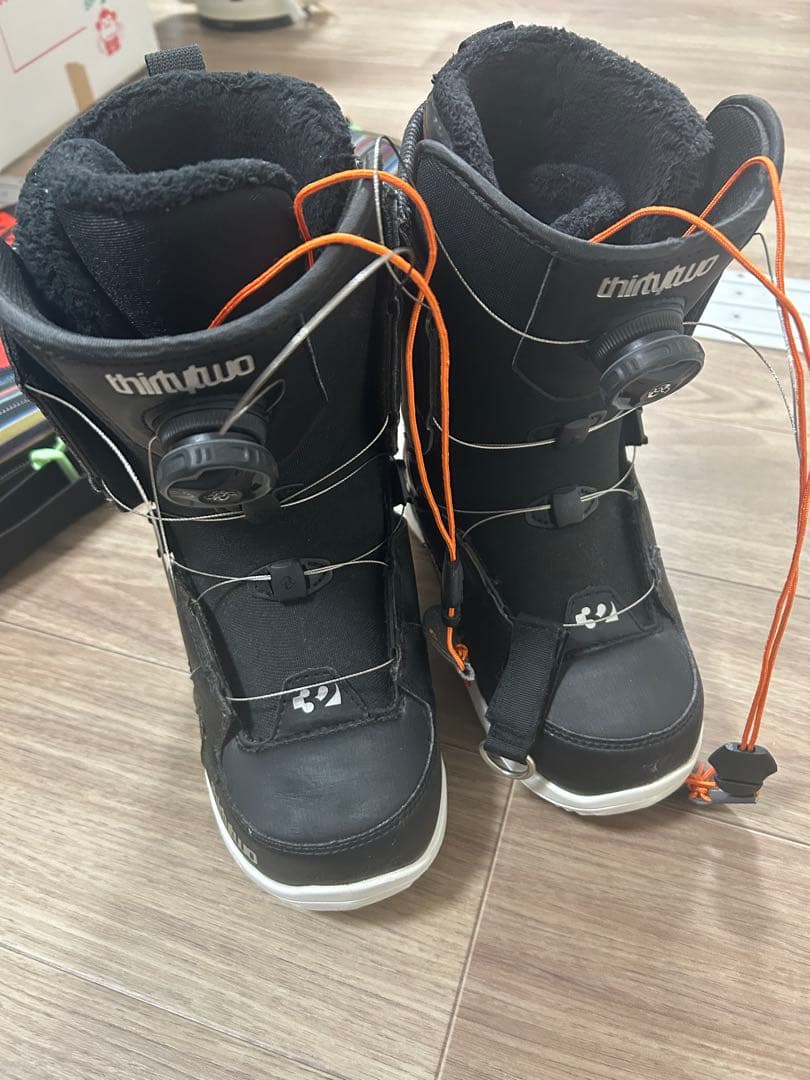 NITOROスノーボード オレンジ/グリーン& thirtytwo BOAブーツ