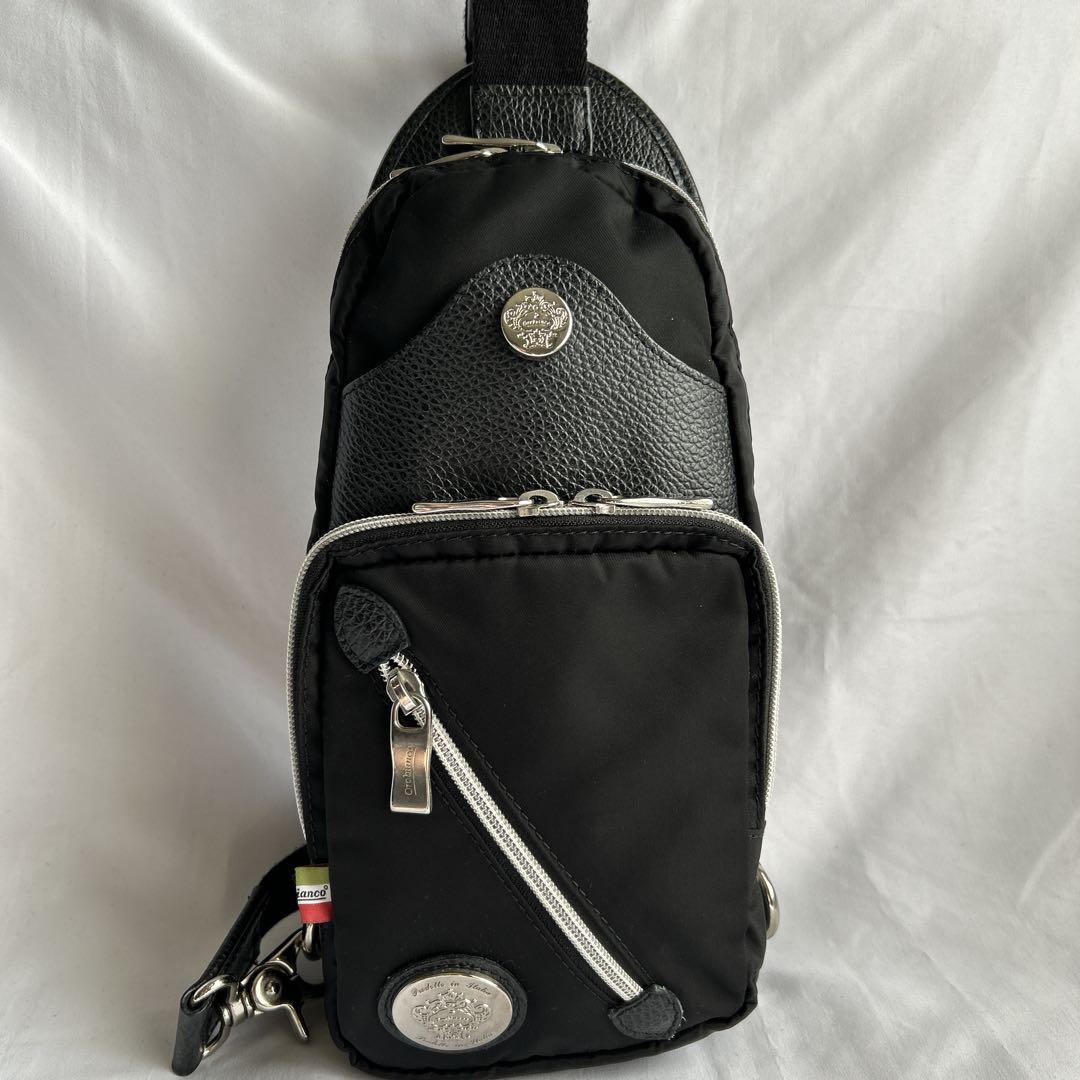 【未使用】オロビアンコ ボディバッグ イブリデロ 牛革 ワンショルダー イタリア